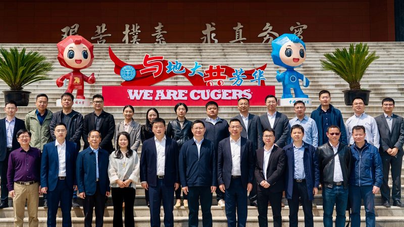 工商业光伏组件背板材质：高分子与玻璃的较量**
