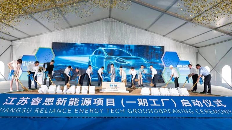 光伏逆变器非标定制的奥秘：如何打造高效稳定的能源解决方案